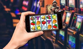 Filipino player claiming a cash game promotion on mobile phone